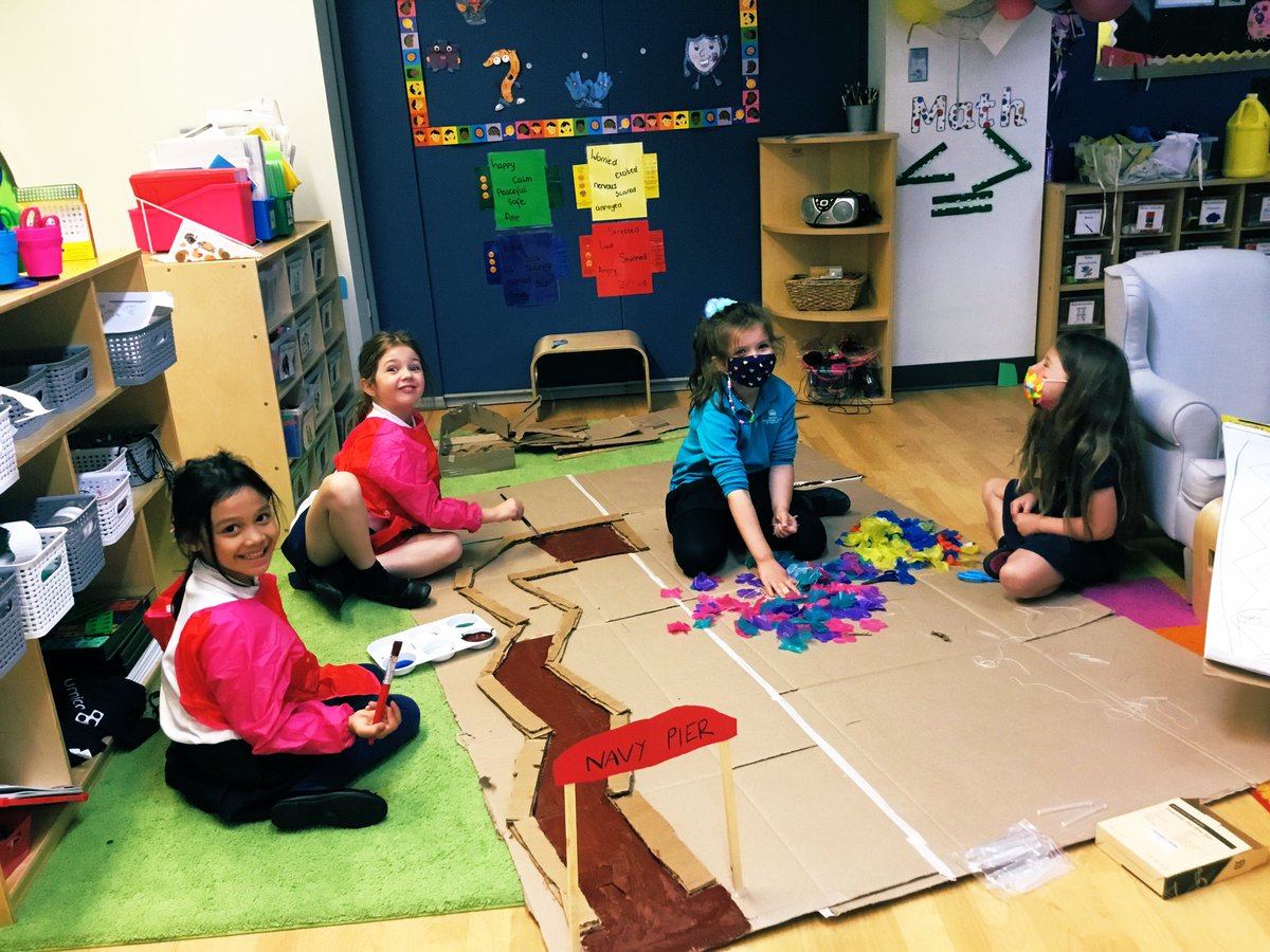 BISCLPYear1's tweet image. The #JollyJaguars have certainly had a jolly time creating our Navy Pier inspired Mini Golf hole! ⛳️ @BISCLincolnPark @BISCLPSTEAM #MakerFaire #NAEducation