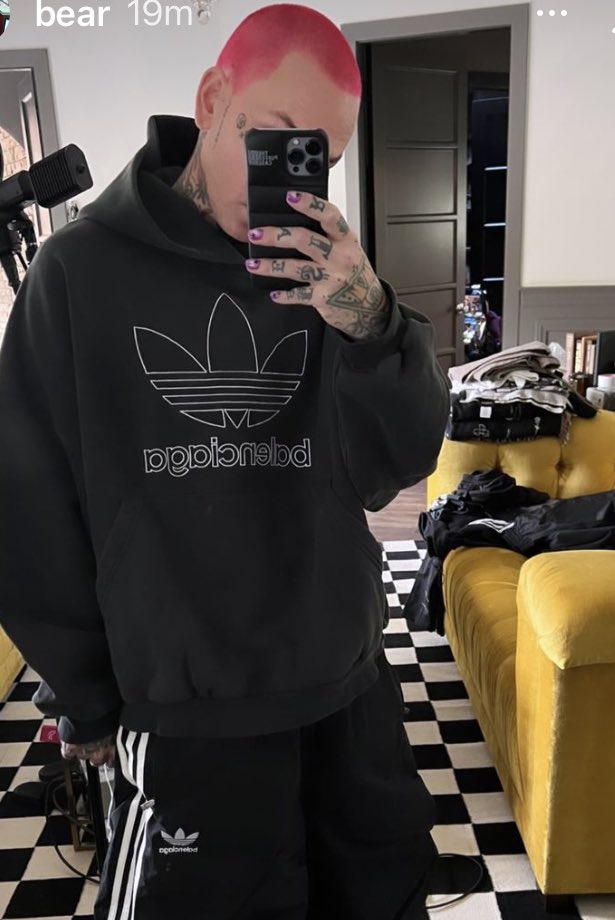 bearsverbatim's tweet photo. okay but i love the new hair https://t.co/BGiq9nH2pJ