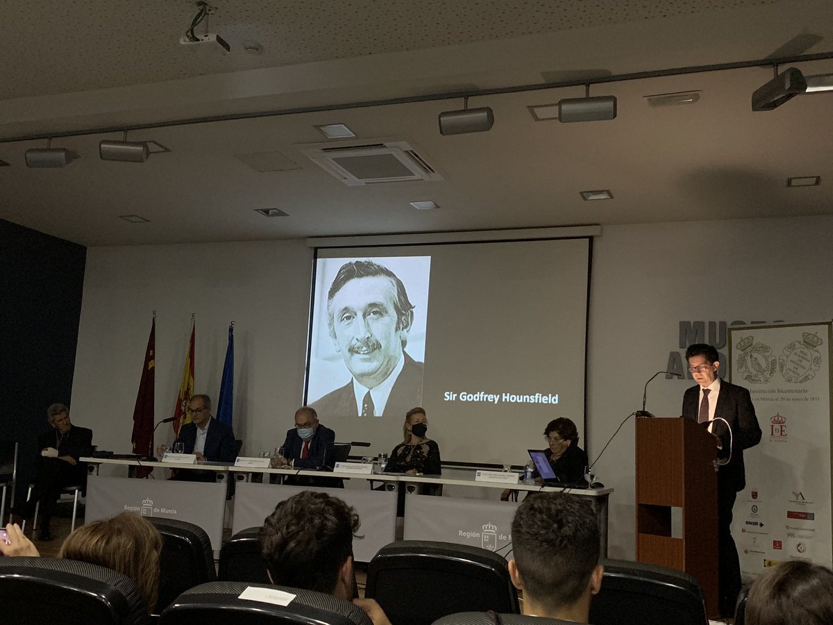 ElenaParlorio's tweet photo. Sesión de toma de posesión como Académico (Real Academia de Medicina y Cirugía de la Región de Murcia) del Dr. José María García Santos, 
Jefe de Servicio de Radiodiagnóstico del Hospital J.M. Morales Meseguer.  Felicidades!  @garsantos @serammeA6SALUD @SORMU_RX @UMU @SERAM_RX https://t.co/HT8RVqAlzl
