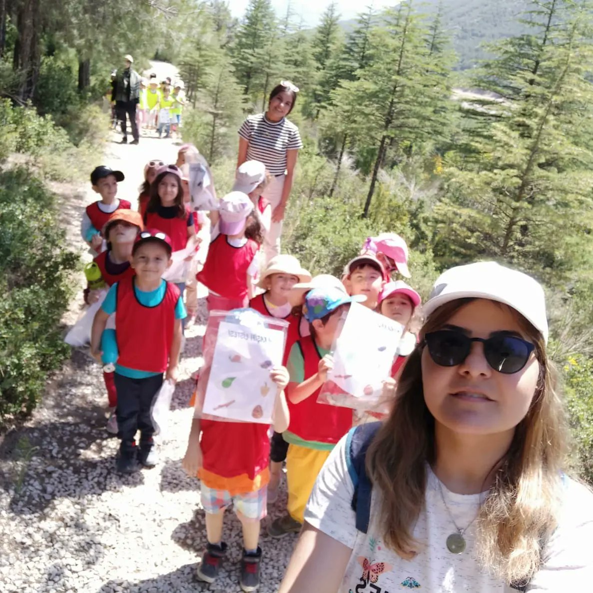 BucakOMTAL's tweet photo. Doğa farkındalığını arttırmak, doğa bilincini kalıcı olarak içselleştirmek amacıyla uygulamalı anaokulu öğrencilerimizle Bucak Kent Ormanın da "Orman Kampı" etkinliğini gerçekleştirdik. https://t.co/7e39QIOSf6
