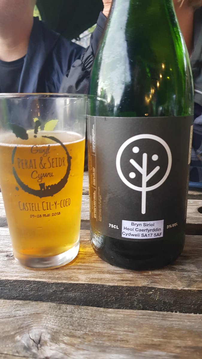 MnkyBridgeCider's tweet photo. Currently enjoying seidr y mynydd (keeved 3%)which has just won gold in the bottles in the welsh cider and Perry championship at caldicot castle and very rightly so, v enjoyable n drinkable #realcider #fulljuice #notfromconcetrate #naturallysweet 🍏🍎🍐 https://t.co/28p7xFj95o