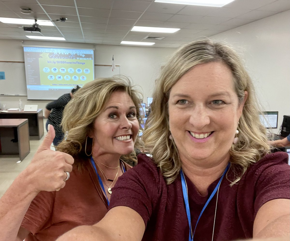 carterblpisd's tweet photo. Always love learning new Tech with Caroline Lightfoot#gatorthink2022 https://t.co/XyNaslGj19