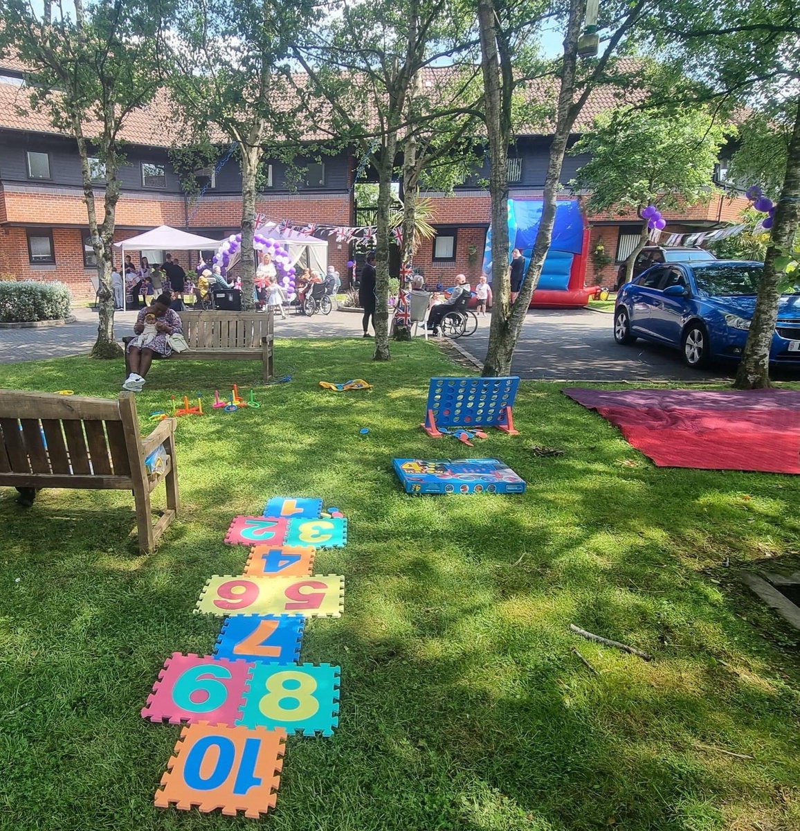 CDFamilyCare's tweet photo. A very fun day celebrating the queens platinum jubilee #Streetparty #platiniumjubilee https://t.co/NSqYC5cafT