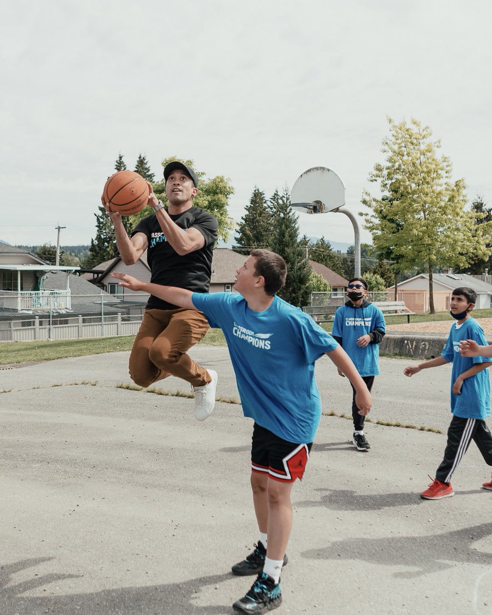 Amazing time last week visiting classrooms in for @Shaw Community Day in Surrey, B.C. with @classroomchampions! Was great to actually be at the schools and see what great progress they’ve made. I met some great kids but I want to give a shoutout to the teachers like @MrsASekhon!