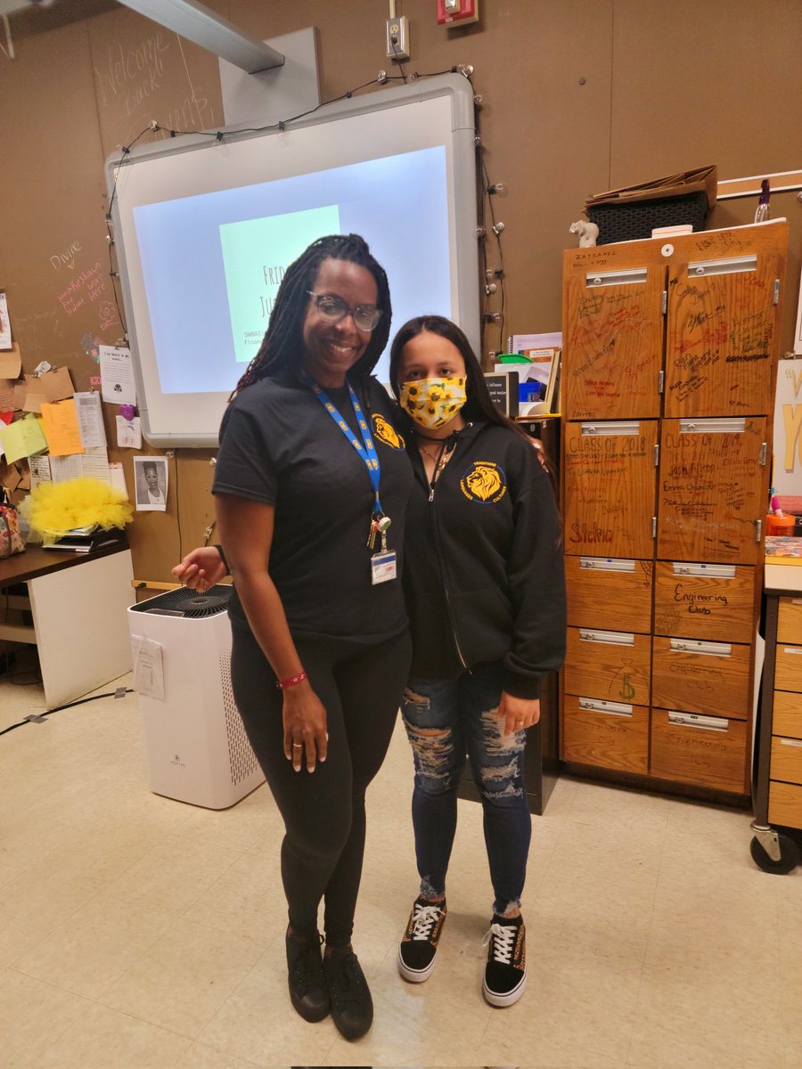 EarlyBiz_WHS's tweet photo. #EarlyBizTip what makes us beautiful as a people? The acceptance of &amp; the unity within our differences. 

Thanks to our Traditions-Languages-Cultures club for putting the UNITY in our WHS community! @EL_WHS_FCPS @DrWare_FCPS https://t.co/0oAZ08Q21A