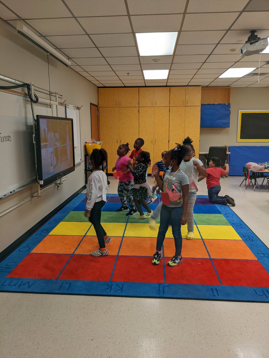 It's Opportunity Hour and Ms Thomas' class is jamming <a href="/AldineISD/">Aldine ISD</a> @IntotheFuture22 #intothefuture #aldinesgottalent <a href="/Jones_AISD/">Jones Primary School</a> <a href="/Magrill_AISD/">Magrill Primary School</a>