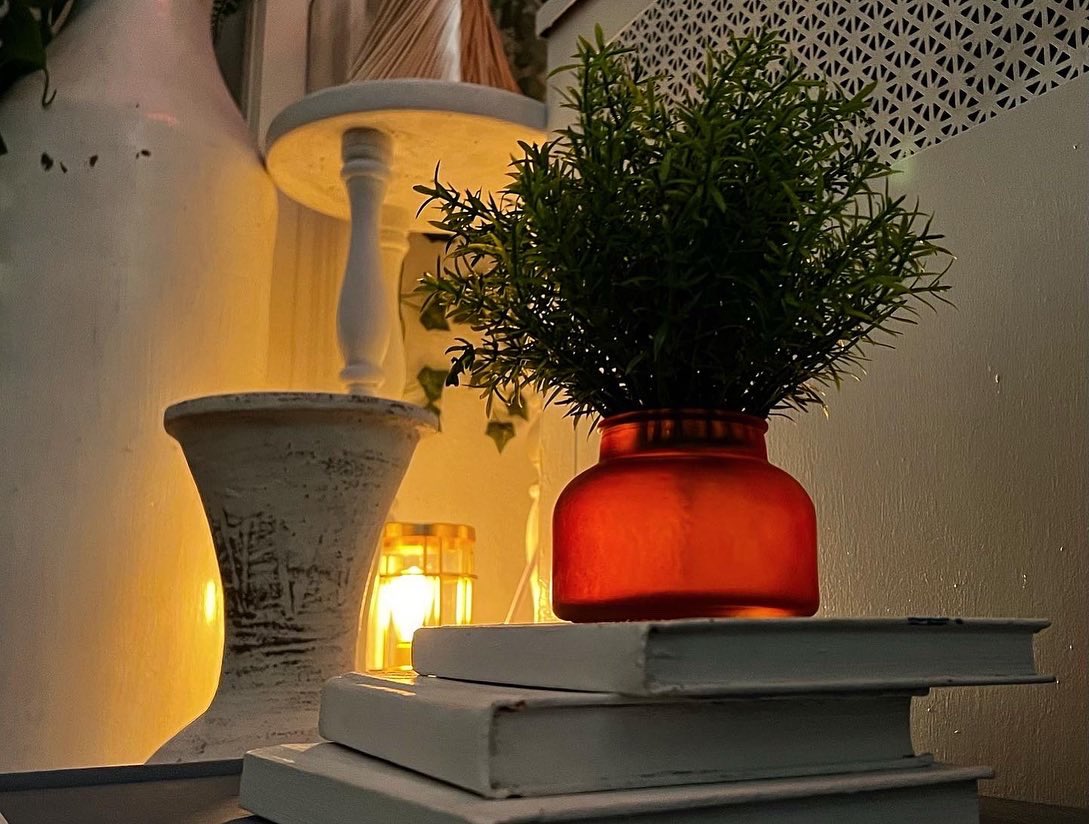 Designing the #look, #aesthetic, and #theVibes for the new #HausOfM. Decided to open up and share some more #passions of mine, #interiordesign. #photoshoot #photography #InteriorDesignPhotography #DesignMySpace #HausOfMStudios #MyDesigns #ManhattanApt #NewYorkApts <a href="/ManRod512/">Manuel Rodriguez</a>