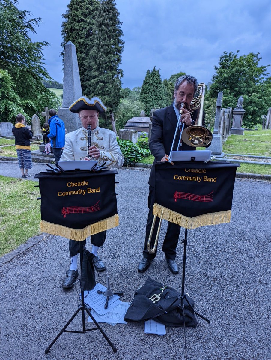 Cheadleband's tweet photo. Here are two of our members entertaining the crowd at the beacon lighting in Cheadle, Staffordshire on Thursday night. Quick reminder that the Cheadle Community Band will be performing on the bandstand at Cheadle Recreation Ground from 12:30 tomorrow, 4th June. Don't miss it! https://t.co/KeIPwjcLOo