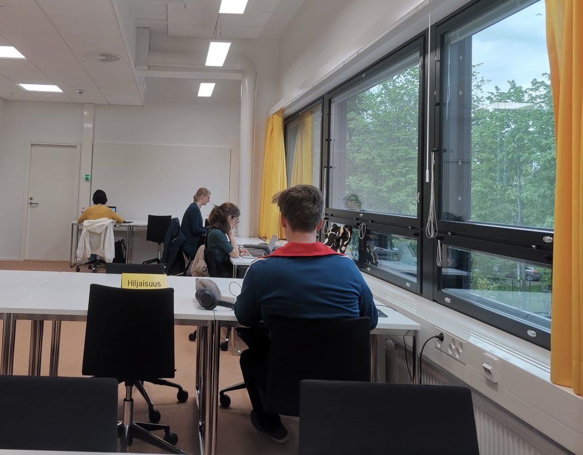 ParviainenTiina's tweet photo. Three-days of writing retreat with (part of) our #changingbrain group at the beautiful #JYUnique campus. Including hard work, failed coffee experiences &amp; good laughs! Priviledged to get to do science with these wise &amp; fun ppl! @JYUCIBR @JYUedupsy #neuroscience https://t.co/EeTaBBLTKg