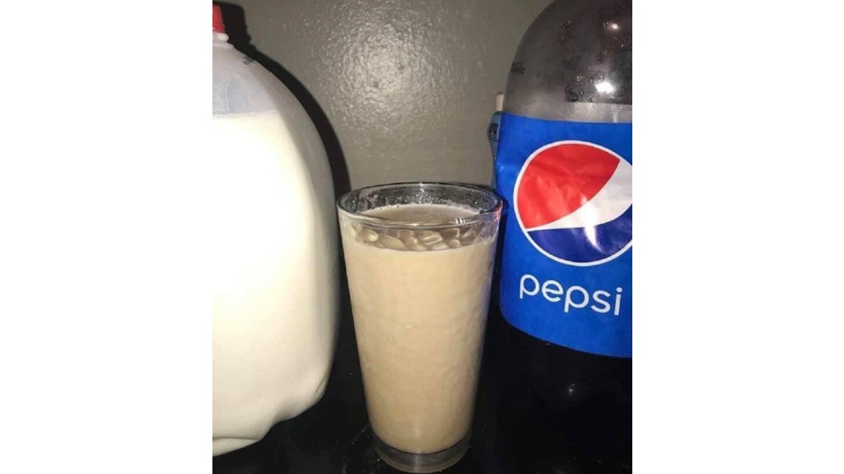 FallenKnightVT's tweet image. If we can hit 300 followers on twitter before the end of the week, I will try the absolute horrid concoction that is pilk. 
Is this what my life has become? 😂
#VTuber #VTuberUprising #DoItForTheMeme