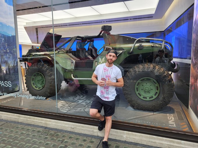 This excites me too much! #Halo #warthog https://t.co/ARX1YKdAVT<a href="/tag/halo"class="tags">#Halo</a><a href="/tag/warthog"class="tags">#warthog</a>