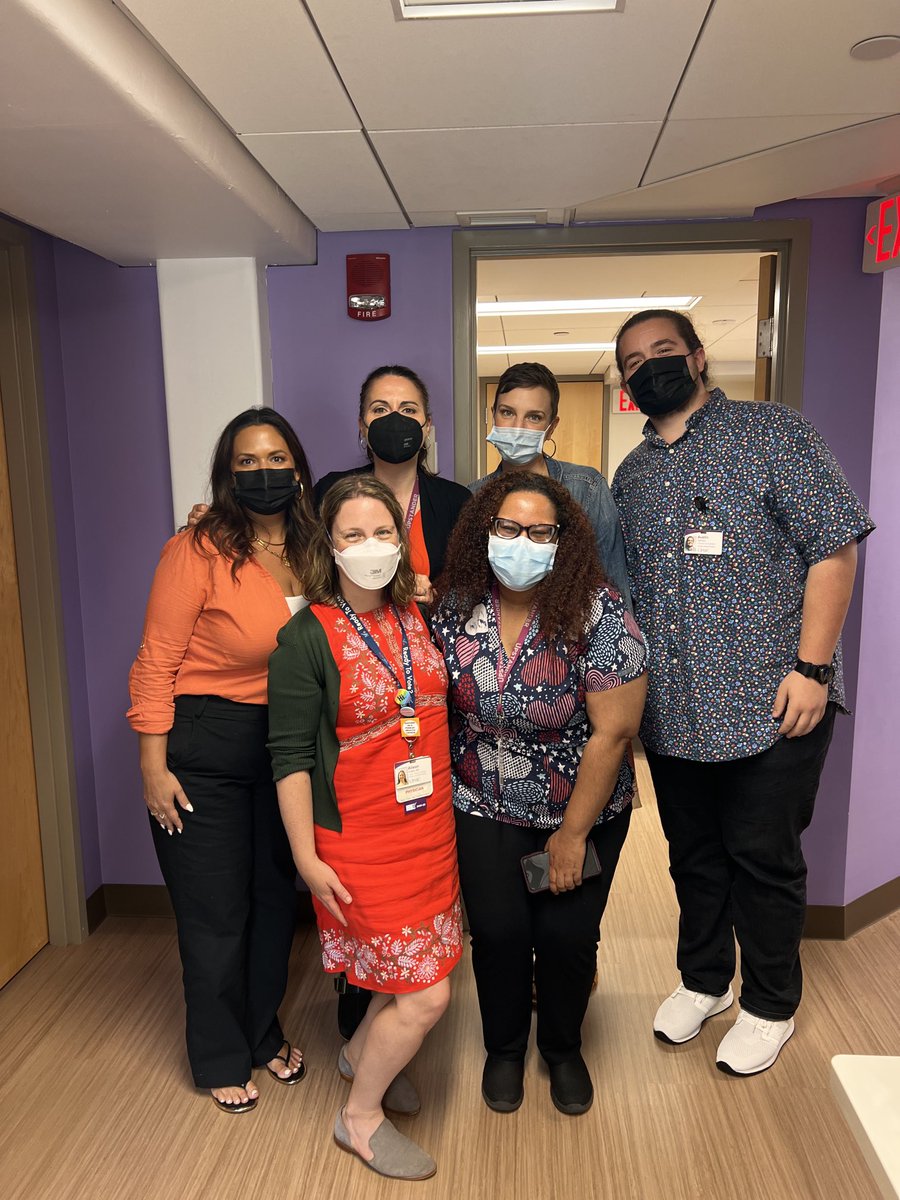 Our Friday physician and social work team #wearorange to support gun violence prevention, especially proud of Dr. ⁦@alisonculyba⁩’s violence prevention advocacy and our ET3 team