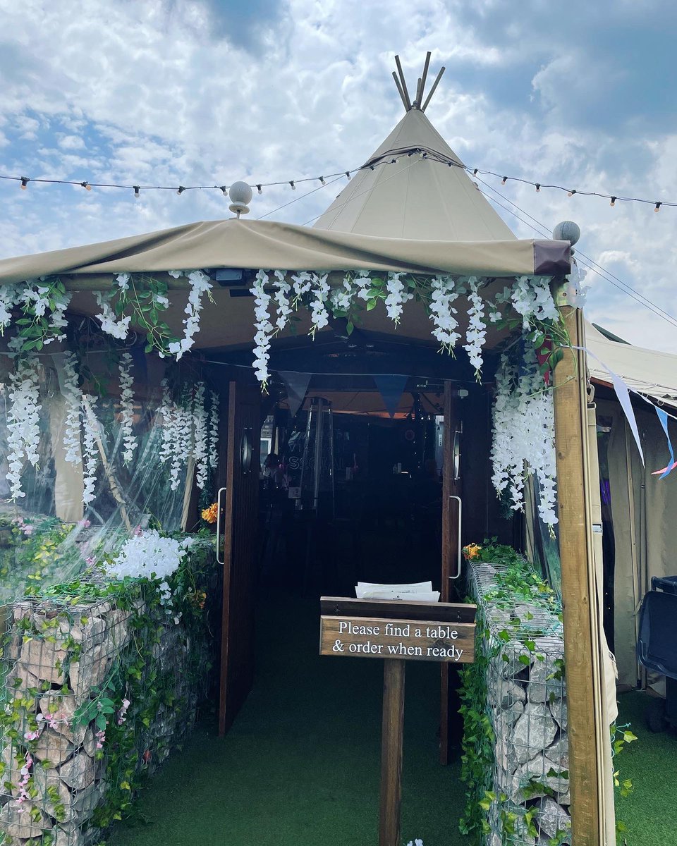 Blakemere Village tweet media