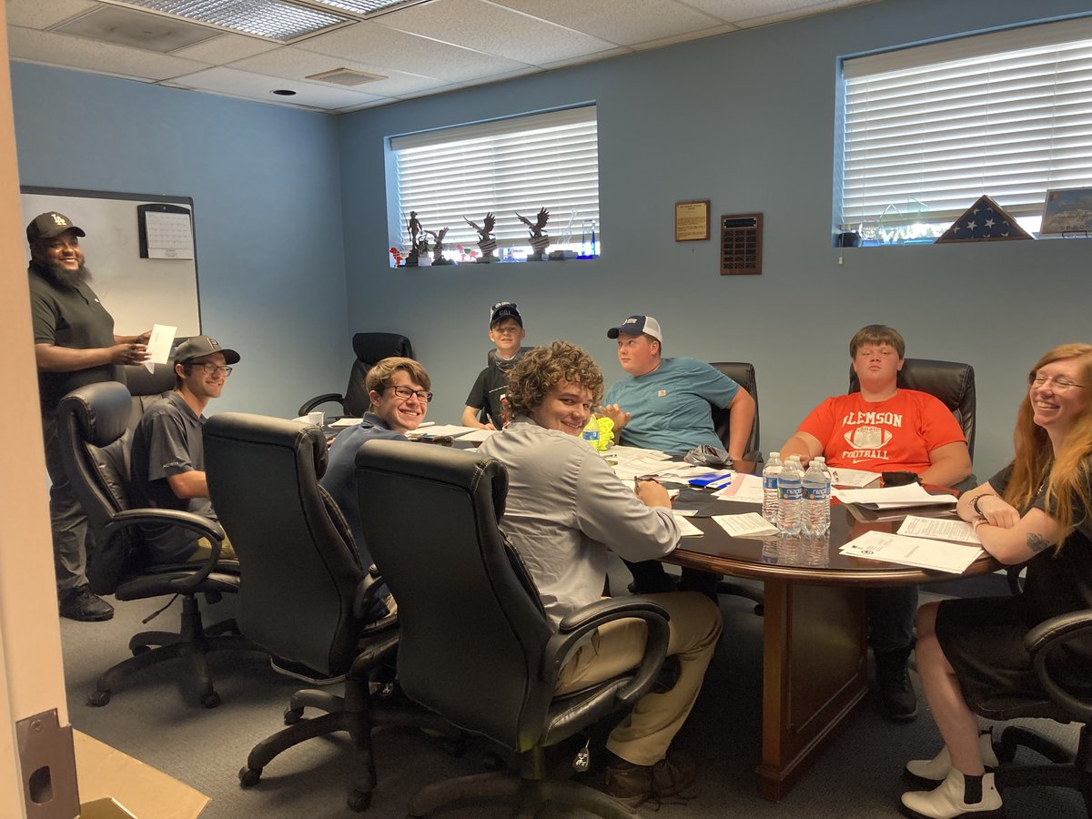 Things might be winding down in schools but in <a href="/Lex1Wb/">WBLex1</a> the summer co-ops and interns are ready to go!  Students training <a href="/gregoryelectric/">Gregory Electric</a> for onboarding. <a href="/LexingtonOne/">Lexington County School District One</a> <a href="/LexTechCenter/">Lexington Technology Center</a> @MDennis330