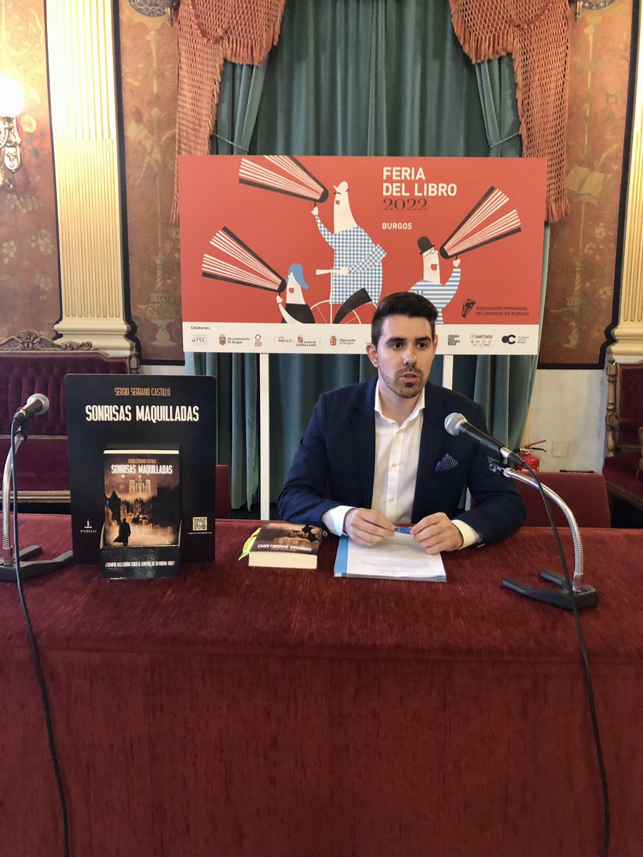 Otro de los destinos para presentar 'Sonrisas maquilladas' ha sido la Feria del #Libro de #Burgos. Un magnífico lugar impregnado de arte y cultura, el Teatro Principal, fue el escenario donde pudimos compartir con los asistentes las claves de la #novela 📚🖋

#sonrisasmaquilladas
