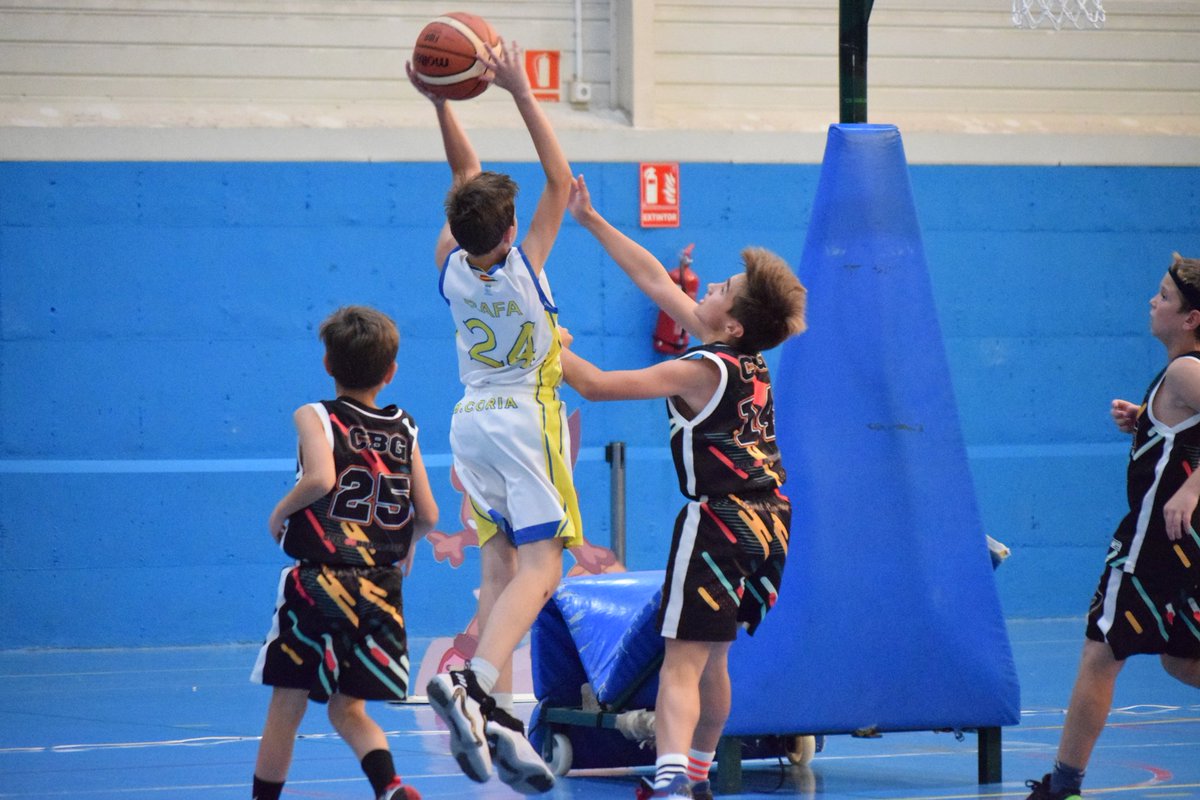 SevillaFAB's tweet photo. #FaseFinalMiniMas2002
⭕Jornada 1
🗓️3 al 5 de Junio
🏟️Pabellón Muriel Bujalance Leal
📍 @gelvescomunica
⌛20:00 h
Final del Cuarto Periodo ‼️
🏀 @CBGELVES 4️⃣9️⃣
🆚️
🏀 @BaloncestoCoria 5️⃣7️⃣
📲 Siga los Partidos en vivo a través de la APP "AFICIÓN FAB"
🎥 https://t.co/U33IFBPjHf https://t.co/dtSuFUrv9A