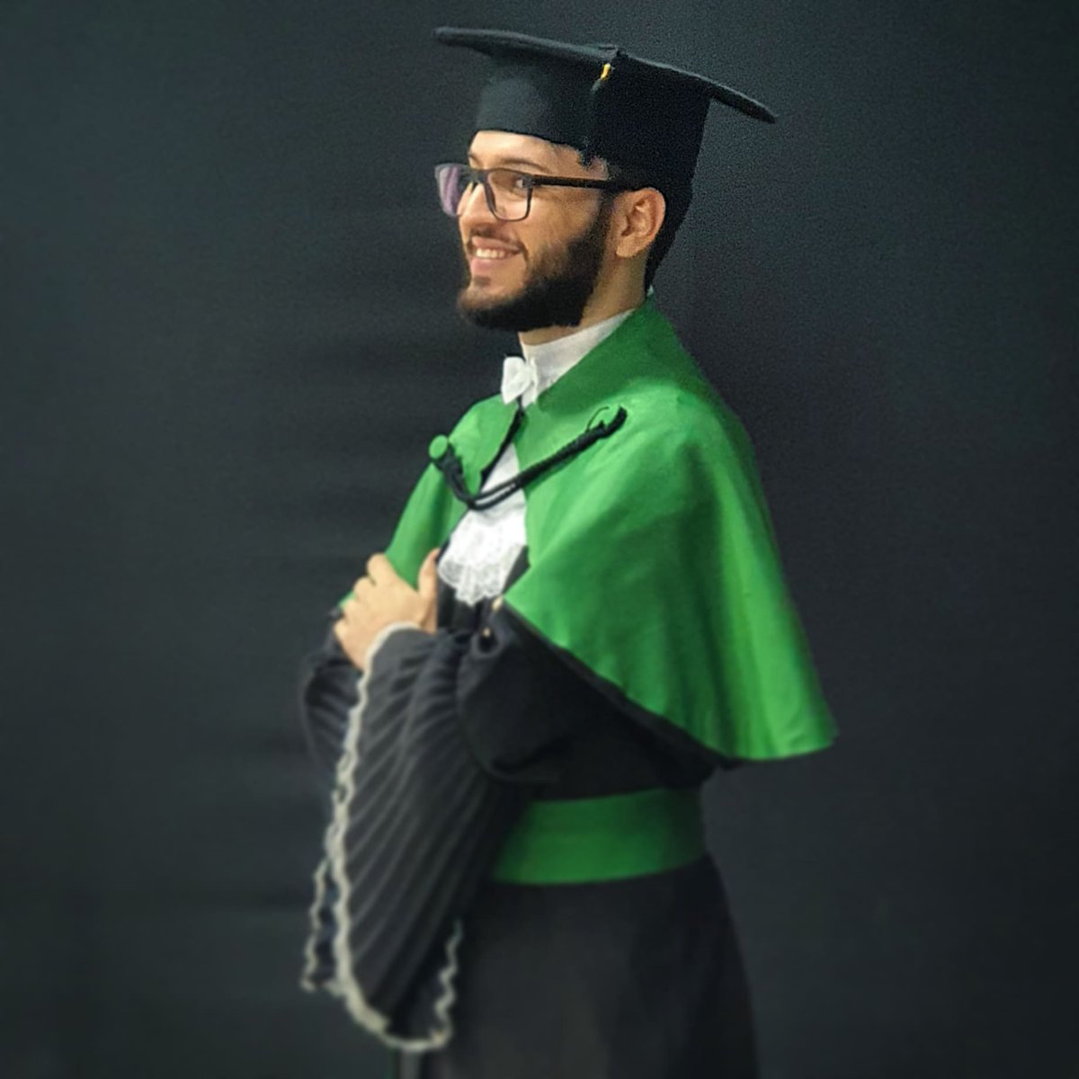 agraary's tweet photo. 🎓 #NewProfilePic #Orgulho #99%Formado #GRATIDÃO #VemDiploma #VemCOREN #LulaNoPrimeiroTurno #LulaPresidente13 ❤️⭐ https://t.co/gdY7CjyWPG