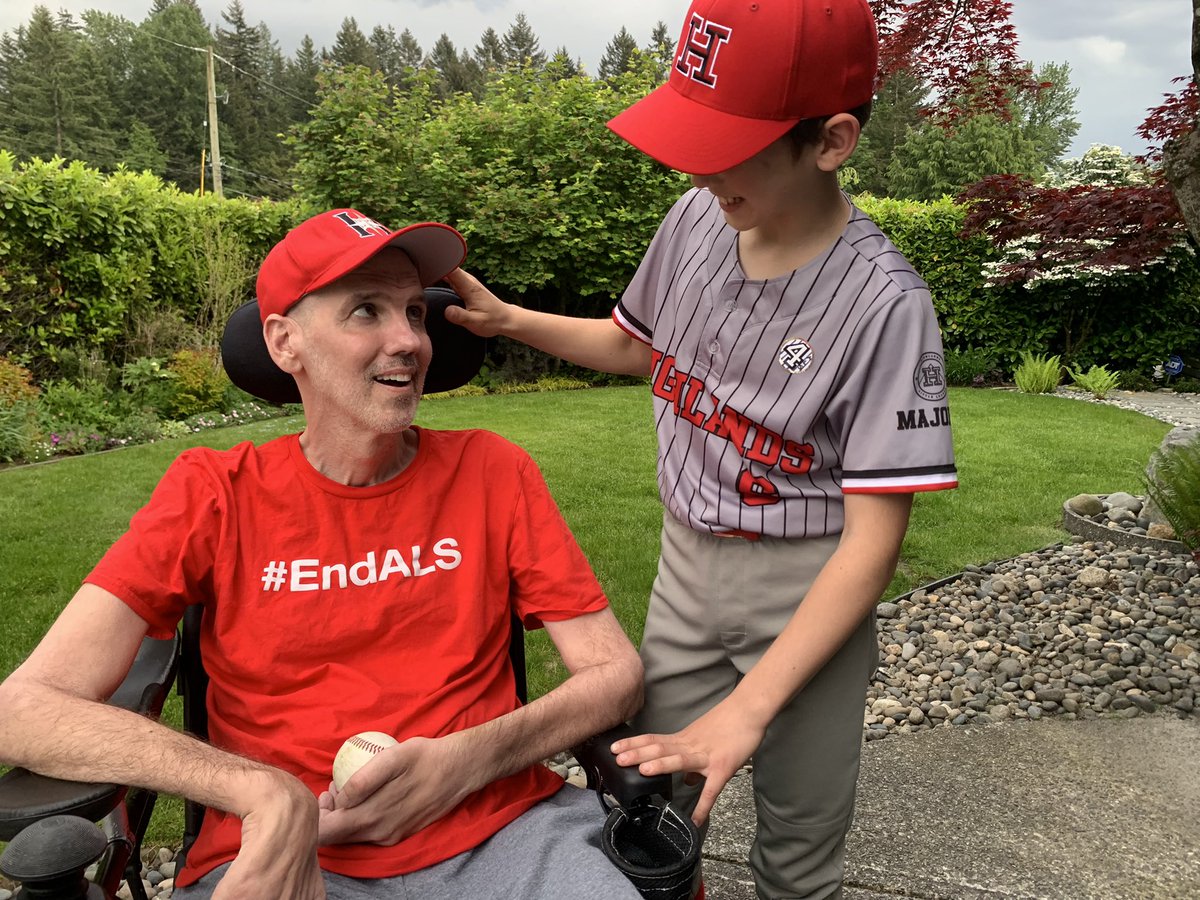 Those who are fighting the battle against ALS were out in full force yesterday enjoying ball games across North America while honouring Lou Gehrig. 

Our family opted for some Little League action instead of MLB, which made my husband a happy and proud papa. #LouGehrigDay 

1/2
