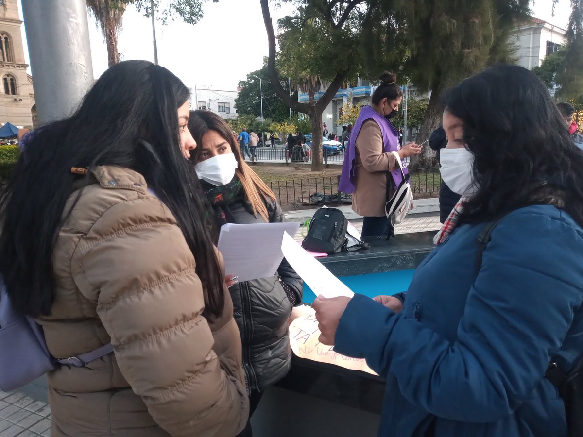 LusPucheta1's tweet photo. Debate ni una menos salud evita la Rioja 
#secretariadesalidlarioja
#cacholuna
#NiUnaMenos 
#larioja
#ElDebateFeminista https://t.co/msStreeO5T