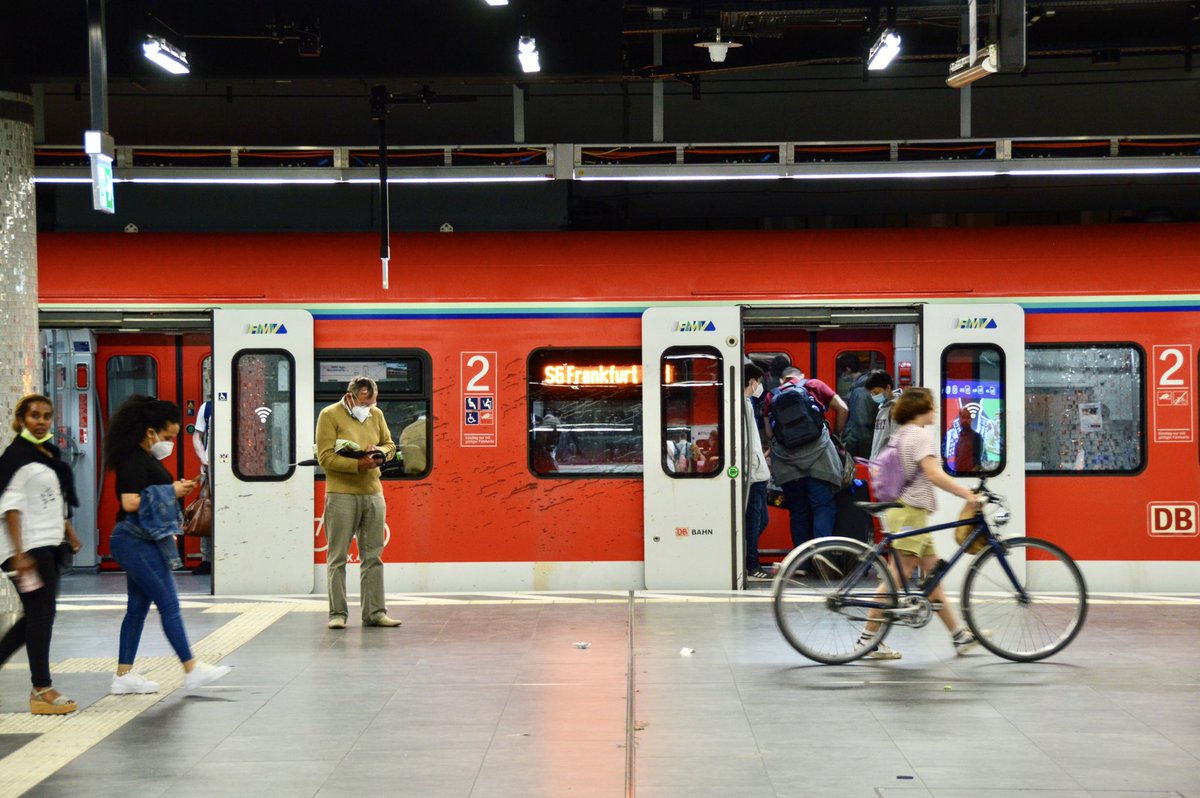 modacitylife's tweet image. In an unprecedented move designed to decrease their dependence on fossil fuels, the German government is introducing a “9-euro ticket” this summer.

The €9 monthly pass is good for unlimited travel on all buses, trams, subways and local/regional trains across the entire country.