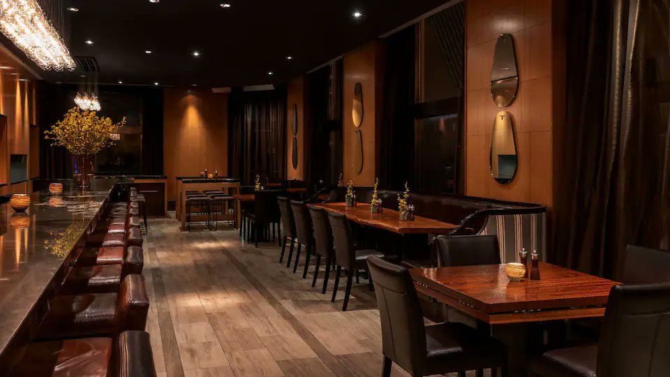 HyattNyc's tweet photo. FRI-YAY ANNOUNCEMENT: Complimentary glass of wine, Monday through Friday 5PM-7PM for our Centric Guests! 🍷 Start your weekend right and book your stay, at the Hyatt Centric Wall Street Hotel, where you are in #TheCenterOfEverything 📍 https://t.co/3ANCQhxwLi