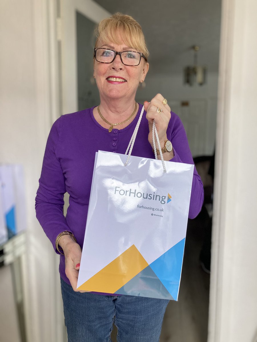 Thank you to all the amazing volunteers who make things happen in their communities❤️ #VolunteersWeek2022 You enrich the places where you live&amp;help make it a better place to be! Thank you 4 all that you do 🥰 I hope you enjoy the little packs of thanks!#teamworkmakesthedreamwork