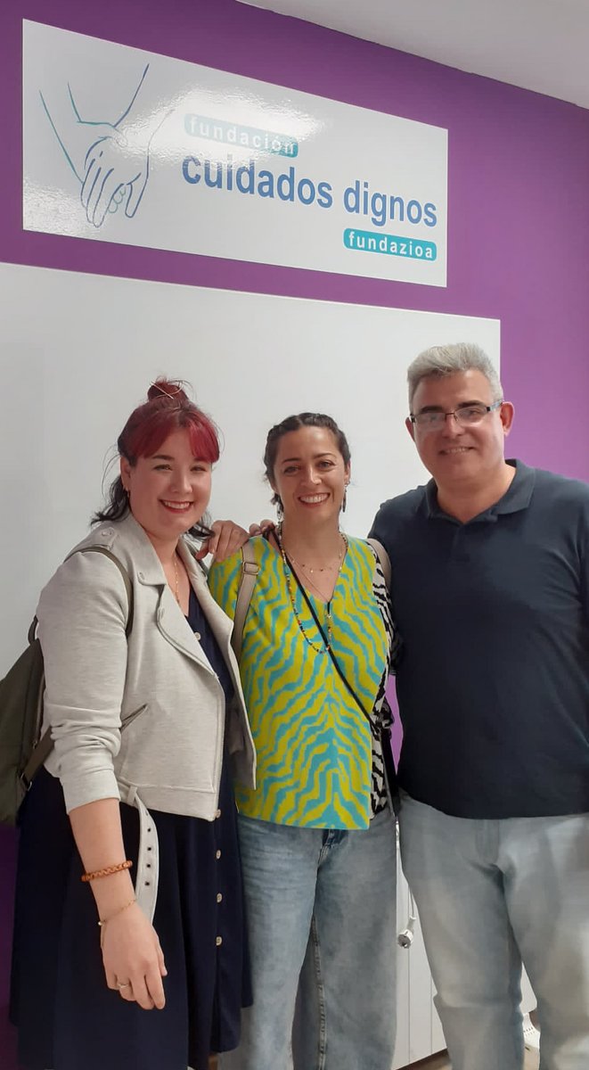 DIALEKTIKApsico's tweet photo. Hoy ha visitado @CuidadosDignos Sara Menchero la Directora de la Residencia Real de #Seseña que se encuentra en la última fase de la implantación de la Norma #LiberaCare de atención centrada en la persona sin sujeciones físicas ni químicas 👏👏👏 @AnaUrrutiab https://t.co/LVlGAUXRAj