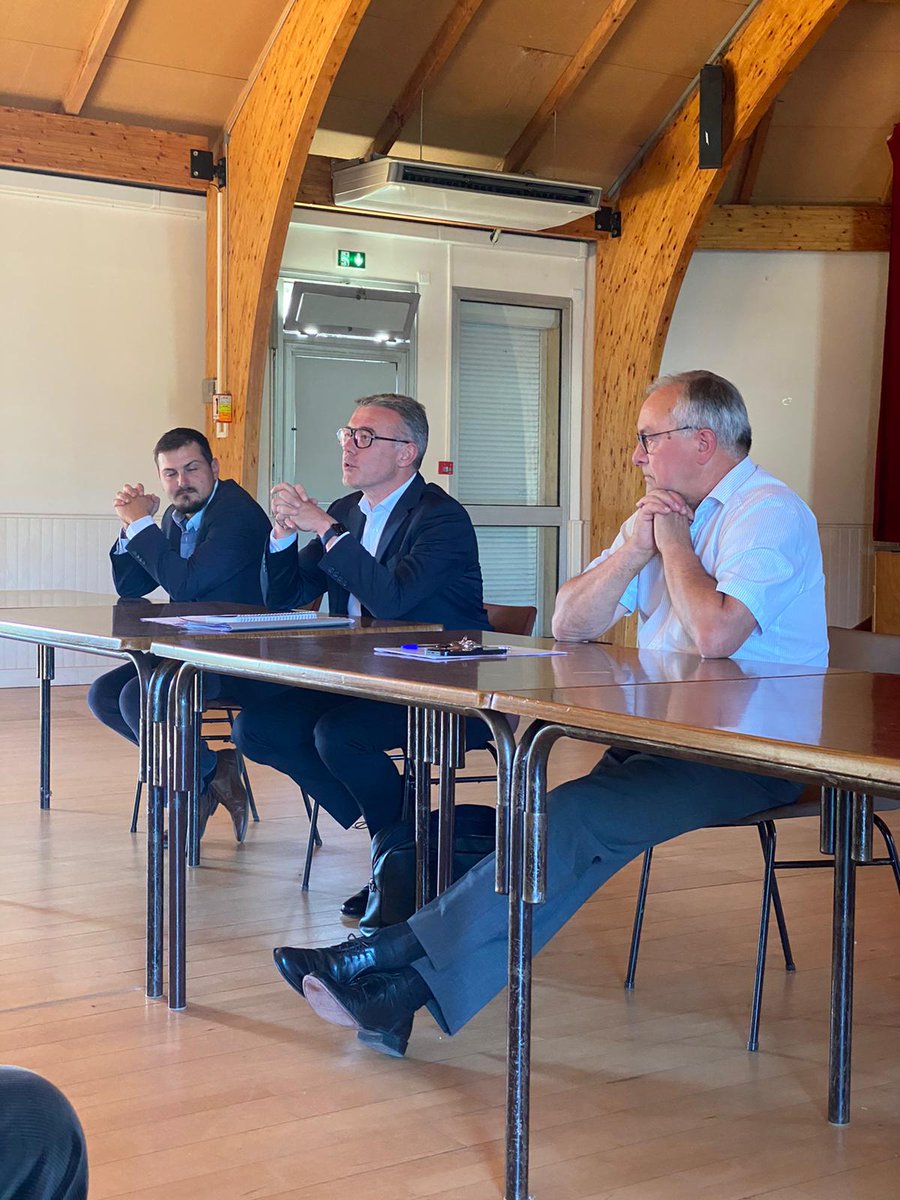 Marne_lR's tweet photo. Réunion publique hier soir à #Esternay ! 🇨🇵

Un grand merci à @val51pat51 pour son soutien et son accueil.

Parce que c'est notre vision de la proximité, Antoine Jacquet sera le député de TOUTE la #circo5103 🇨🇵

#legislatives2022
#PourVousDefendre 🇨🇵 https://t.co/im9XP8KGK7