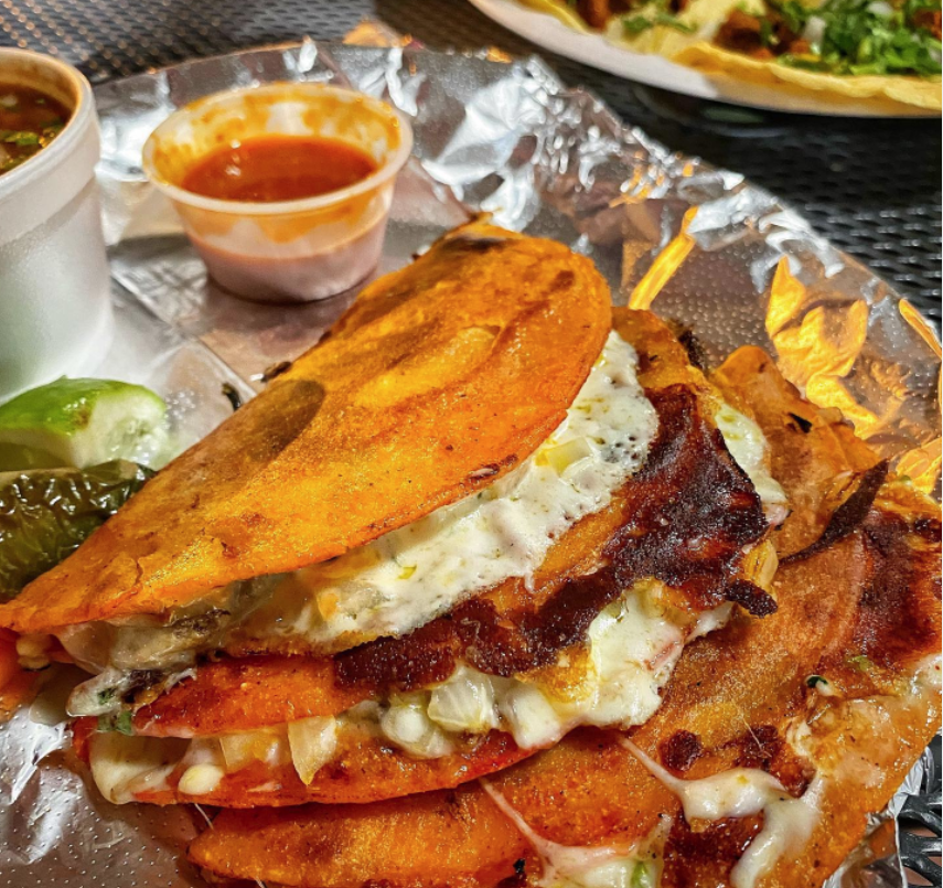 cancunfiest_fr's tweet photo. We dare you not to drool! 😉
-
Order your favorite alcoholic drinks and meals for carryout or delivery ▶️ https://t.co/pKPCcubzcV
Drive-Thru available! 
. 
.
📸kansascityfoodiefinds

#CancunFiestaFresh #Tacos #Eeeats #Foodstagram #KansasCityMO #KansasCityEats https://t.co/nYmFx8VVTG