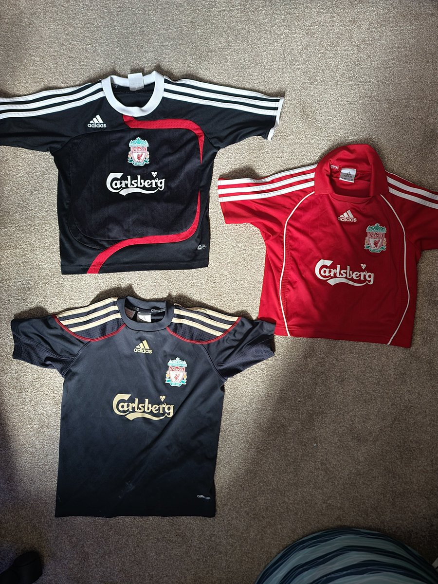 Found some of the very first liverpool kits I ever worn as a young kid. Though im not sure I can quite count them in my collection (size 5-6Y), it was an nice unexpected find!