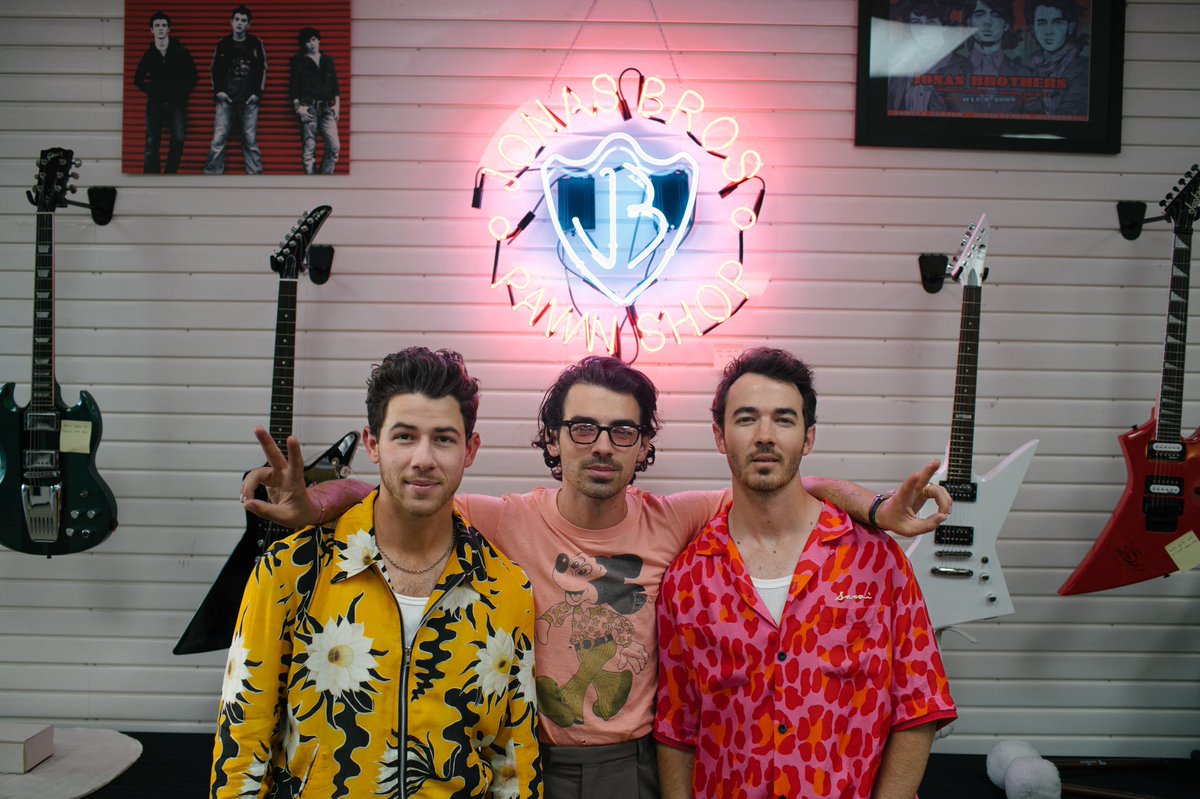 jonasbrothers's tweet photo. Last night was amazing. https://t.co/oWJ5SMtNO4