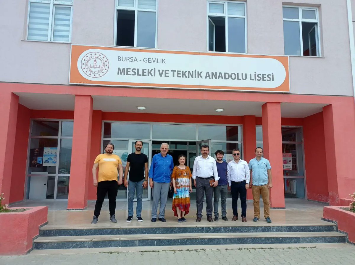 ACAR16RAMAZAN's tweet photo. Bugün günlerden #Gemlik idi...
İlçe Başkanımız ve yönetimiyle kurum ziyaretlerimizi gerçekleştirdik.
#HalkEgitimMerkezi #AliKütahyaİlkokuluOrtaokulu
#GemlikMTAL
Kurumlarımızda eğitim çalışanı arkadaşlarımızla gündeme dair değerlendirmelerde bulunduk.
Teşekkürler, başarılar. https://t.co/PJdkhIVIq1