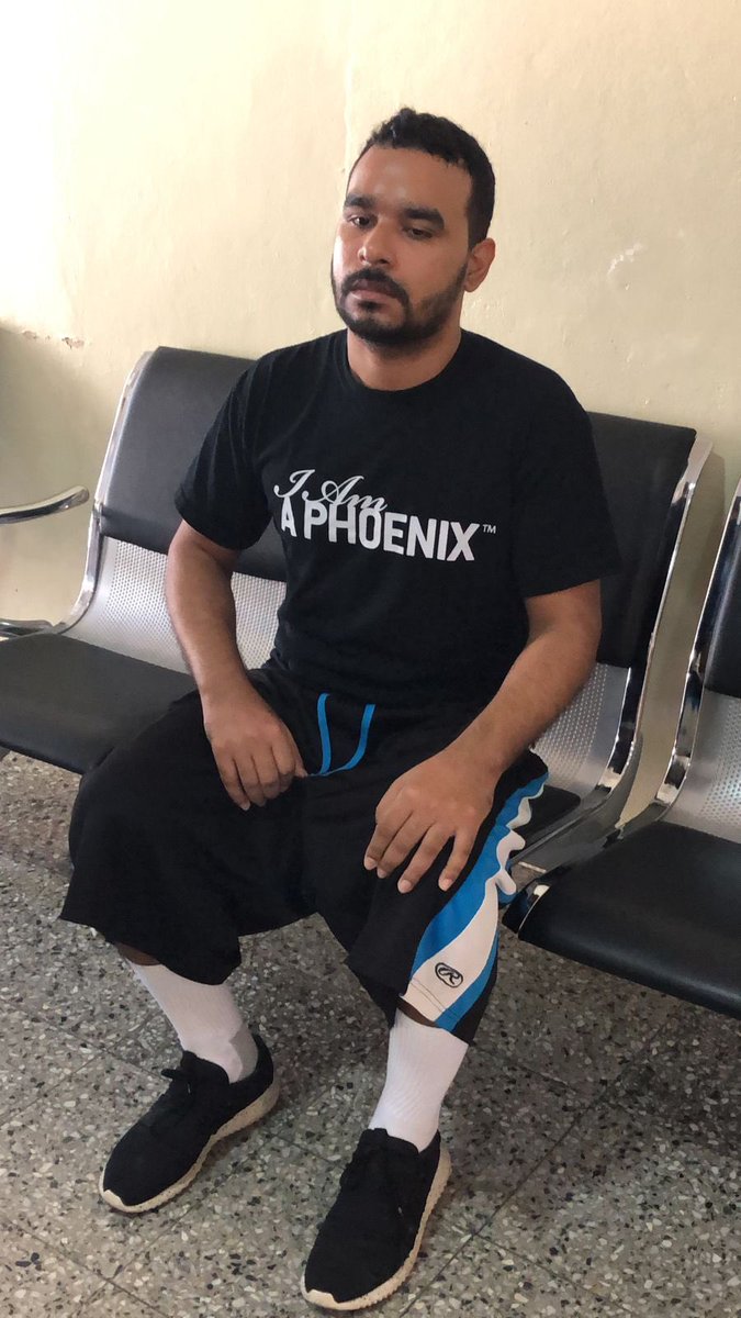 RBonifacio2024's tweet photo. Este joven se encuentra en el colegio San Pío X , no habla y no tiene documentos. Si alguien lo reconoce favor informarle a la familia para que lo recoja. Gracias 
Pueden llamar al 809-829-8563 https://t.co/rcI8vyorm6