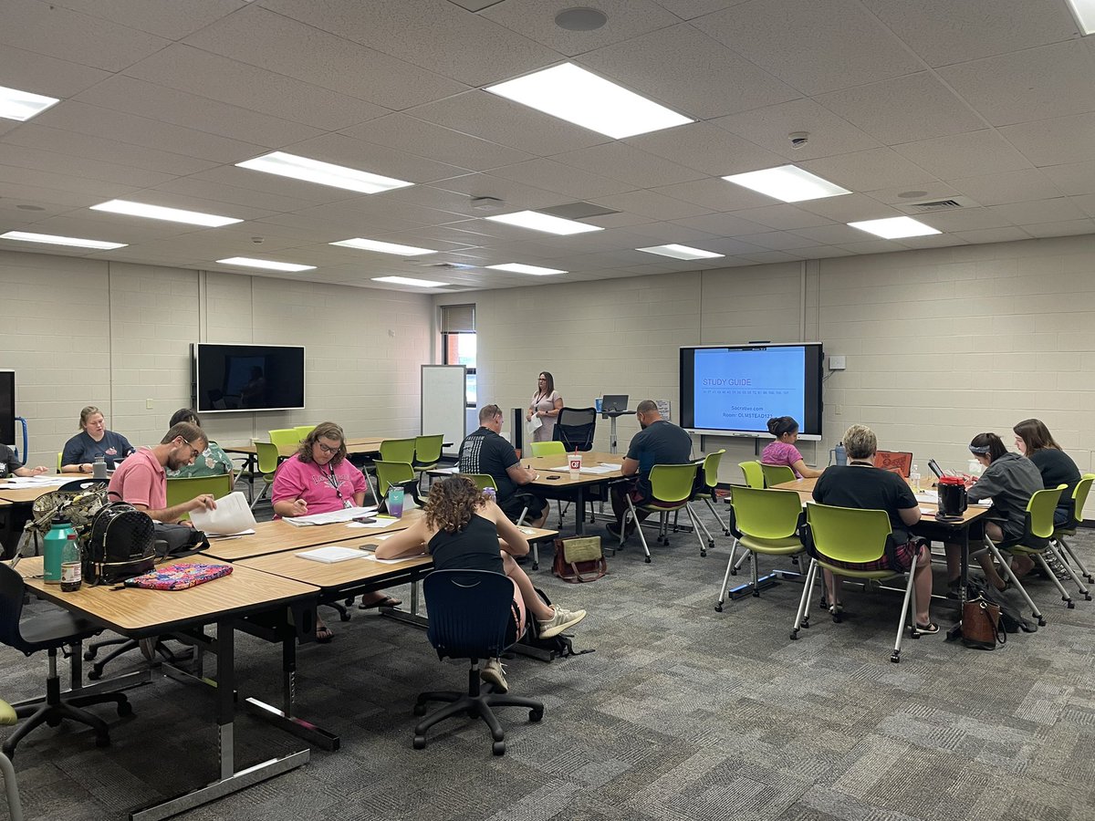 AmyLBarry's tweet photo. Shout out to these @WichitaUSD259 ESOL teachers that are hard at work already preparing for the 2022-2023 school year. We are #WPSproud of these amazing educators! https://t.co/kNNQwP7XXx