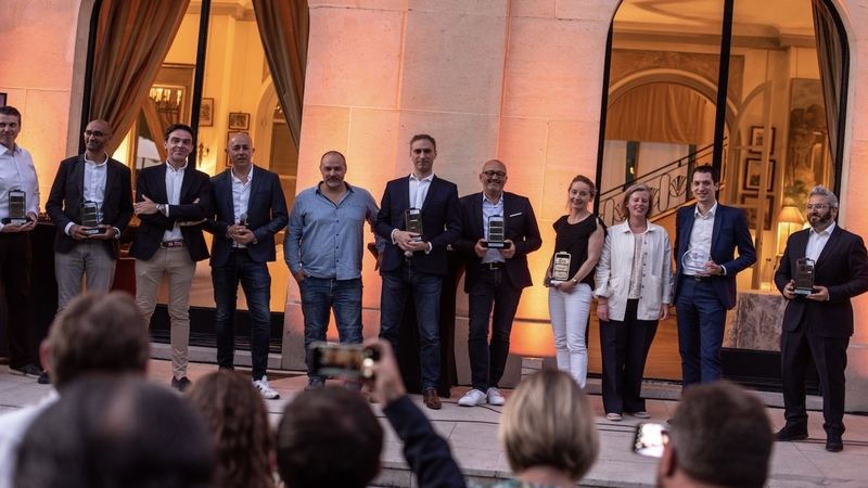 Mac4ever's tweet photo. eTrophées 2022 : quelles sont les meilleures voitures électriques élues par la presse française ? #Mac4Ever #eTrophees #VE https://t.co/Bxh8crD0BD https://t.co/v9wVE28HnB