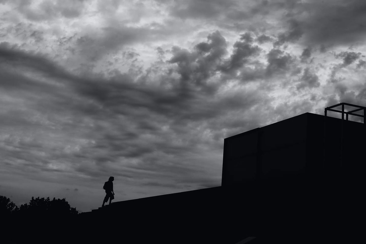 colinesss's tweet image. Under the Grey clouds
#streetphotography #street #blackandwhite #Paris #pascalcolin #canon #50mm