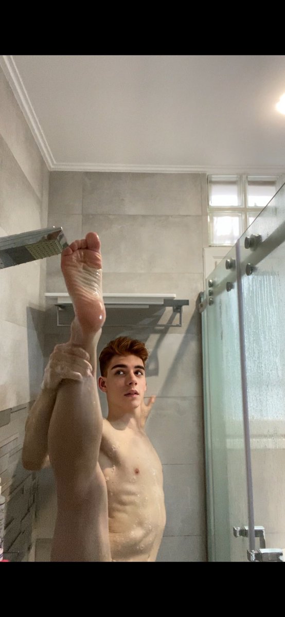 Wiggle your big toe 😜 #gay #twink #flexible #shower #stretching #calves #feet #feetworship #ginger #redhair #skinny #muscle #toes #dancer