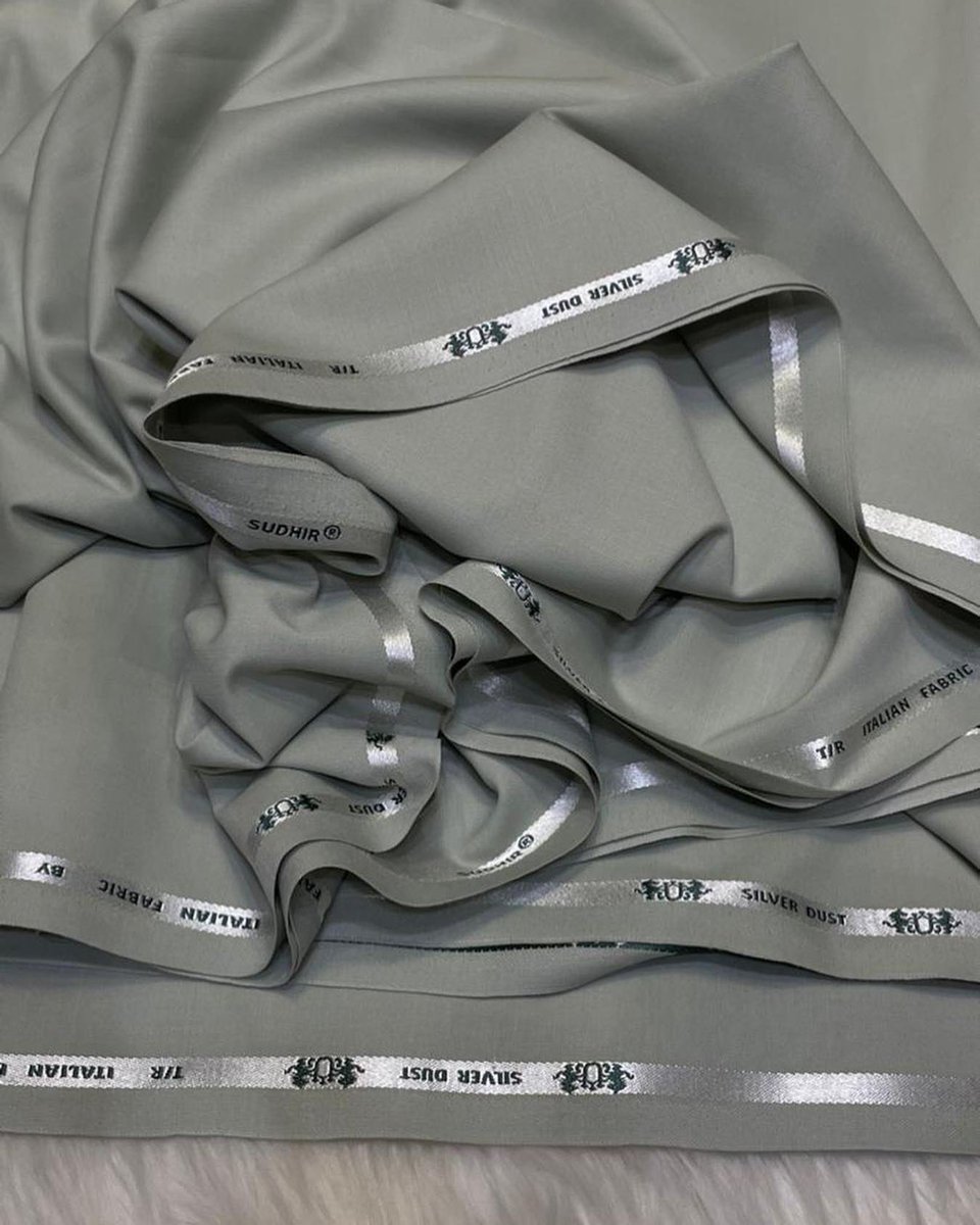 walechmpion's tweet photo. - Sliver Dust Italian fine wool 🤩
- DM for more samples 
- price goes 8000 per yard
- WhatsApp 08142549949
- Nationwide Delivery 🚚 https://t.co/wjTHnocWl4
