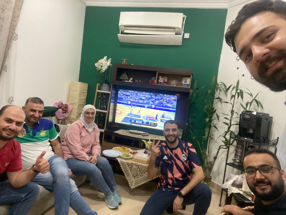 zalash388's tweet photo. #mtvbasket @mtvlebsports #MTVLIVEMATCH @AliAlWardany80
@ranroun29
@amralwardany1 
@AbdulkareemAlw6 
Live from Doha
Go Riyadi Goooo https://t.co/otkxHJEC2z