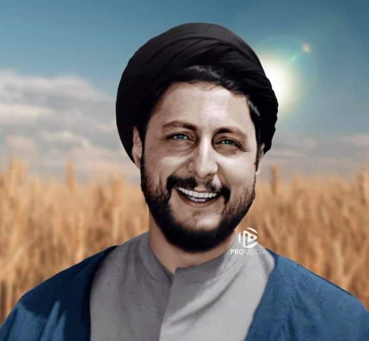 حنّت لكفّيكَ الورود 
والدّمعُ يجتاحُ القلوب 
والكلّ يرقُبُ أن تعود على الدّوام .. 💚

#ولادة_إمام_الوطن