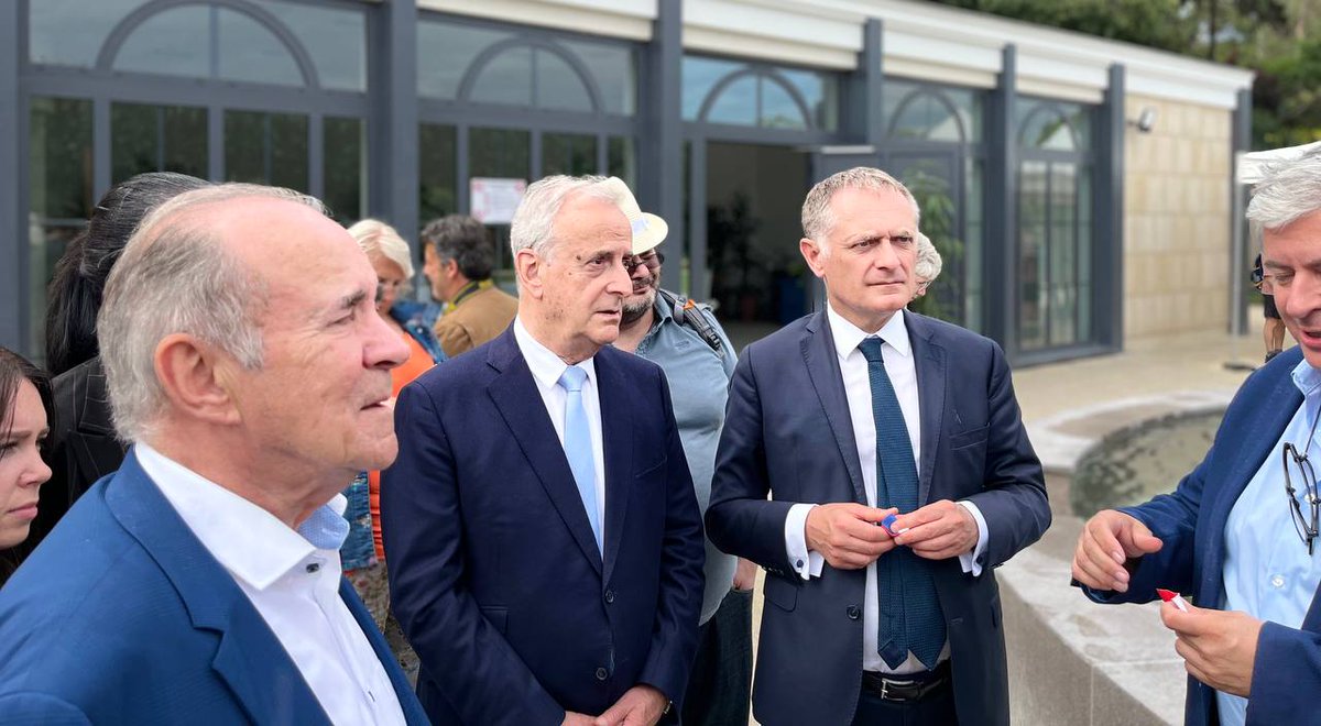 philippejuvin's tweet photo. Inauguration de la 1ère partie rénovée du parc de Bécon avec les Maires @jakossowski, @yvesrevillon, la région @iledefrance et les élus de #Courbevoie.

Élu député, je lutterai contre les îlots de chaleur dans nos villes. Il ne peut y avoir d'urbanisme sans écologie. https://t.co/JwgFkJnvBm