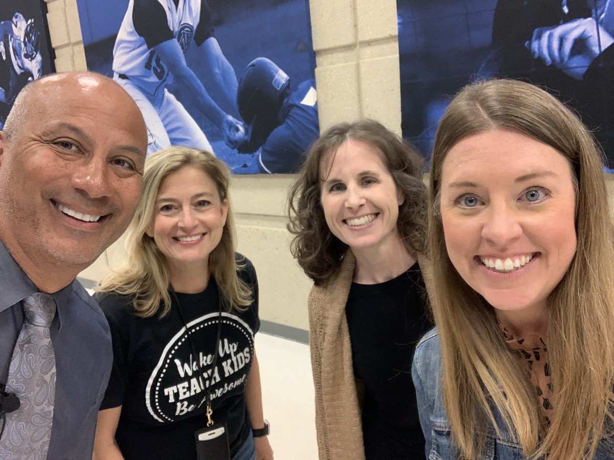 olatheschools's tweet photo. This week 600 employees gathered to attend Olathe's Summer Conference, an annual professional learning event,  featuring keynote presentations from @casas_jimmy, @Principal_EL, @Jeff_Zoul, @joykelly05, @TabathaRosproy &amp; Dr. Scott Fluke. 

Read full story: https://t.co/DUuBNB7lxz https://t.co/yFz0D8d9Nt