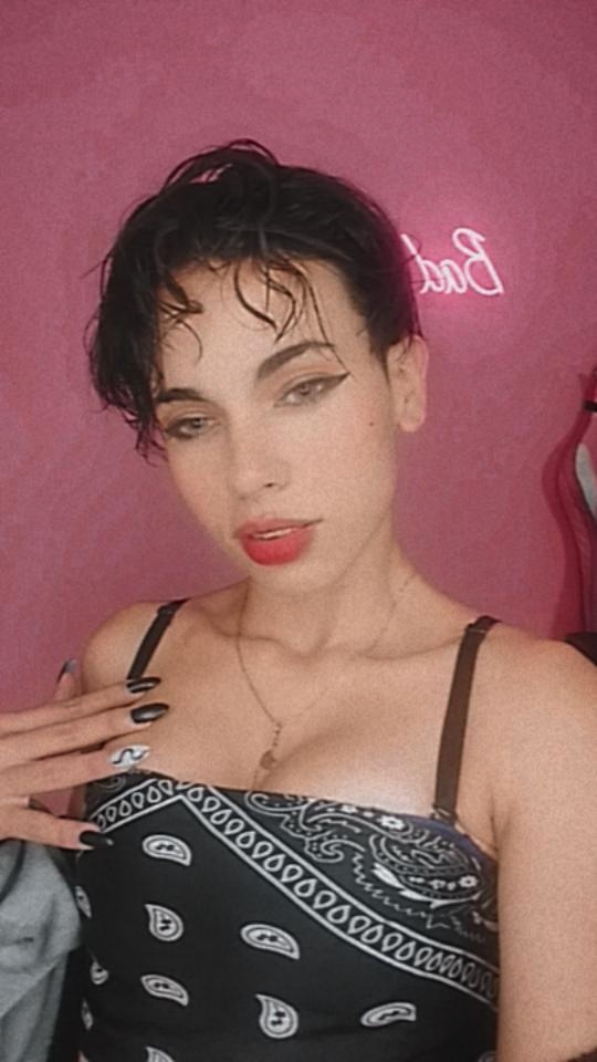 rosierroses0's tweet image. #camsoda @rossierosse1 #lifemodels