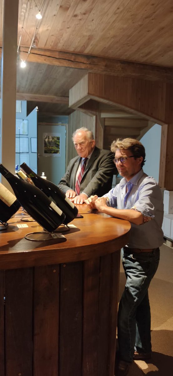 Le vin, la vie, la France avec <a href="/Charles_Millon/">Charles Millon</a> et Alexandre Cuignache, candidat <a href="/Reconquete_off/">RECONQUÊTE !</a>  pour #Législatives #Loiret @LiensZemmour