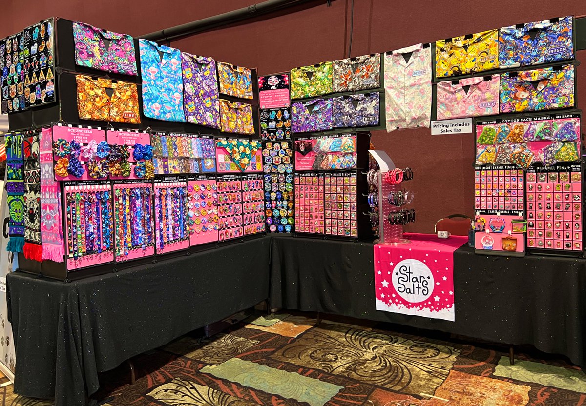starsalts's tweet photo. All set up at #BLFC22 ! Come on by and tell me all about your favorite #Cats2019 moment! โจ https://t.co/inGBh7P8u2