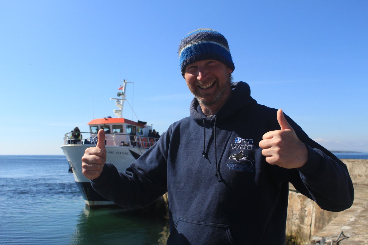 HNM_AHendry's tweet photo. Great to have a brief catch-up with orca watcher @TruluckAtSea today before his latest @JOGFerry trip. #OrcaWatch #OW22 @SeaWatchersUK https://t.co/wb1Wh4lYUu