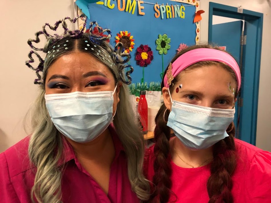 CentralCMS's tweet photo. CMS fun Fridays series kicked off in great style today with creative hairstyles day! Throughout the school much laughter and exclamations could be heard. Thank you parents for your extra time creating these masterpieces this morning! #crazyhair #creativity #alotoffun https://t.co/Hsf8KI1NQ5