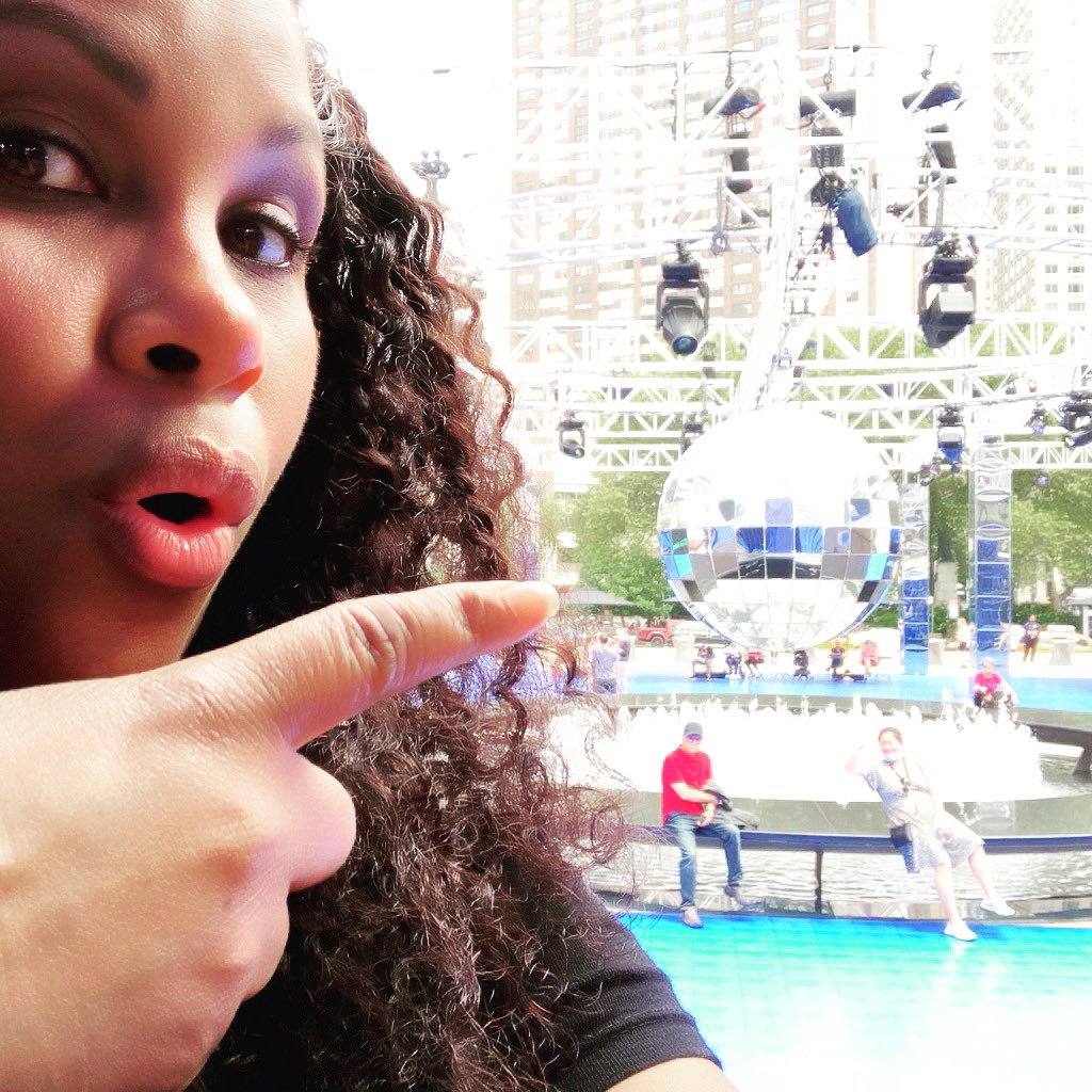nickirichards's tweet photo. Giant Disco Ball hanging over the fountain, under the stars tonight, outdoors here at Lincoln Center. Come and do the BusStop with me…. #dancemfdance #lincolncenter #nickirichards https://t.co/Lcr3gjpaqY