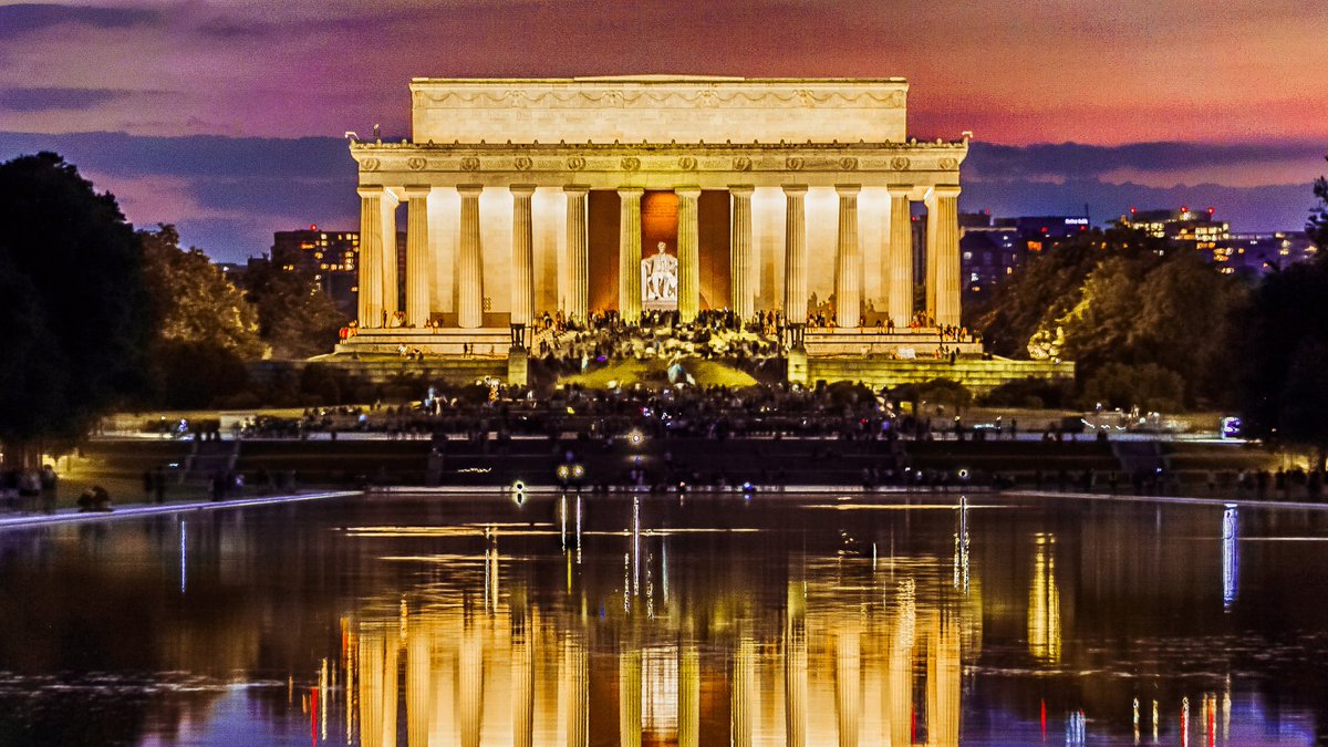 Tonight at 6:30PM EDT, be sure to join us for 'Rebuild Harmony'— a special #ItalianOpera performance by @WashNatOpera at the Lincoln Memorial! This event is free and open to all! Learn more 👉 operaitalianaisintheair.com