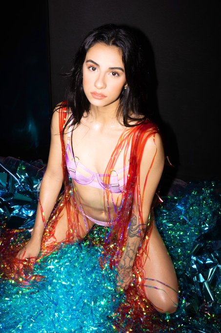 Hoy salen cositas nuevas en el Only🔥🎉 https://t.co/W4rnuWlCOa